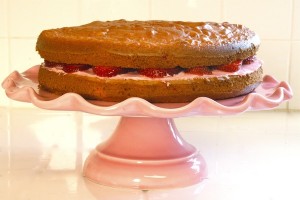 Layered strawberry/frosting cake